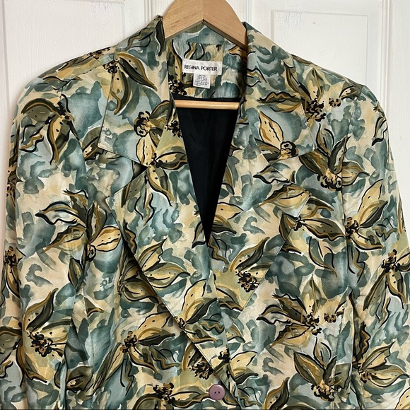 Printed SILK Jacket - Picture 2 of 10